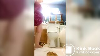BBW Shits and Wipes Her Big Ass