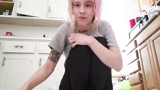 Desperate shit from cute blonde