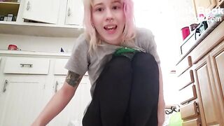 Desperate shit from cute blonde