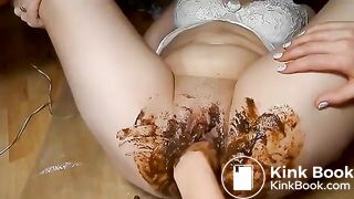 girl-on-girl-horny-scat-clip(1)