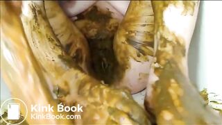 Chubby lady shitting on her feet and masturbating hard with dildo