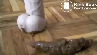 Hot butt babe shitting while riding dildo