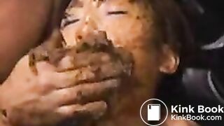 Mute-the-sound-before-seeing-this-girl-getting-the-humiliation-of-her-life