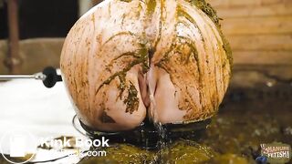 Catwoman Lyndra masturbates in cowshit