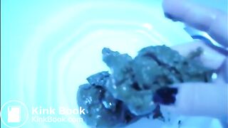 Hot milf shit and piss in the bathtube