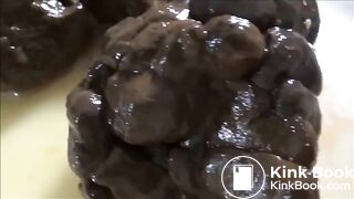 Naked hot babe poops hard