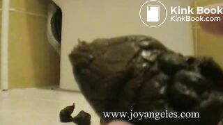 Pretty Blonde Pooping