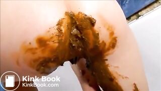 Milf smearing shit on her body masturbating fisting and squirting