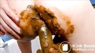 Milf smearing shit on her body masturbating fisting and squirting