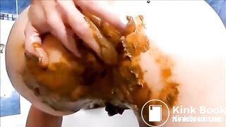 Milf smearing shit on her body masturbating fisting and squirting
