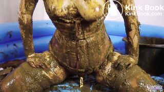 Lyndra Lynn waifu in diapers - with lots of cowshit