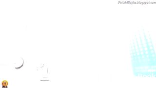 Xtra Thicc Waifu (Anna) Pooping 5