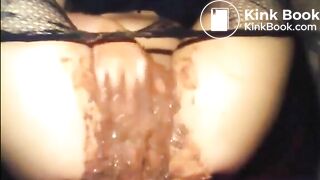 Girl shit diarrhea smear on pussy and masturbate