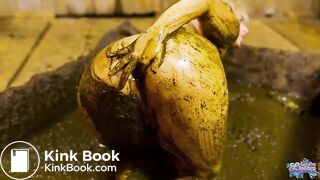 Lovely Dung Bath - peeing in hotpants