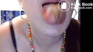 latino-webcam-girl-shits-and-eats_720p