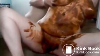 Big mature lady smearing shit all over her body