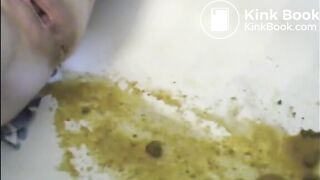 Woman shitting a very liquid diarrhea