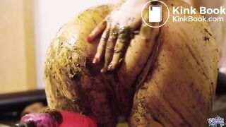 Lyndra Lynn Messy girl next door - lots of cowshit and piss