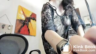 elle fait dans la dentelle