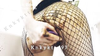 Pooping in fishnets!