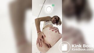 Trixie Fingers her asshole as she shits (Edit)