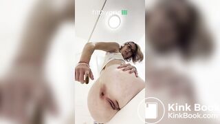 Trixie Fingers her asshole as she shits (Edit)