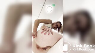 Trixie Fingers her asshole as she shits (Edit)