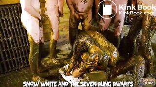 Girls in cowshit and scat - manurefetish scatbook