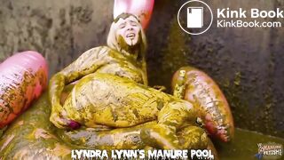 Girls in cowshit and scat - manurefetish scatbook