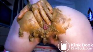 Girl shitting diarrhea and fisting asshole