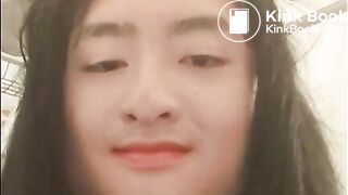 [SCAT] Stinky girl poops in bathtub (part 1)