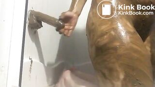 Curvy woman smearing her shit (bis)