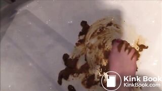 Girl shit and piss in the shower and put her feet on it