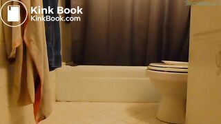 beautiful teen masturbates to orgasm and take a shit for dessert