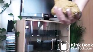 Perfect butt babe shit on her hand