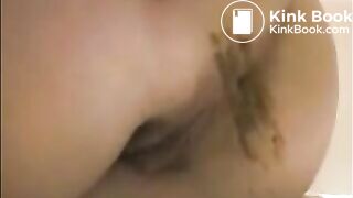 Dirty ass milf farting with shit