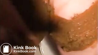 Woman shit diarrhea and smear it on her butt