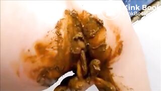 Girl shitting masturbating hard and squirting
