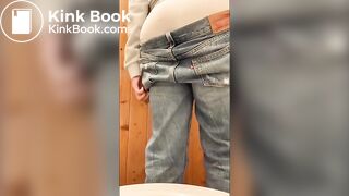 Annoymous black girls takes a shit