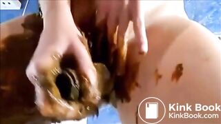 Girl shitting masturbating fisting and squirting orgasm