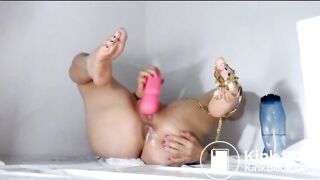 Heavy Squirter Linda Poops