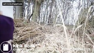 chier dans l'herbe sèche