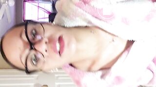 Uni”Ella playing with herself