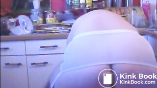 Mature bbw shitting on her bra and wearing it