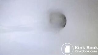 Big arsed girl pooping