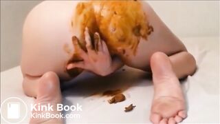 Hairy milf shitting and fingering her asshole