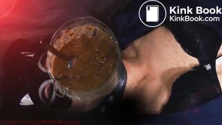 Most impressive living toilet girl ever!