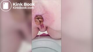 BBW shit and piss in the toilet closeup