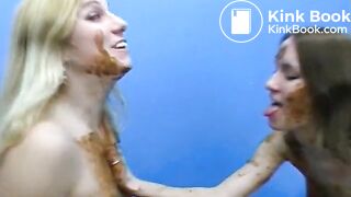 2 Girls have some scat fun