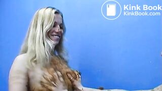 2 Girls have some scat fun